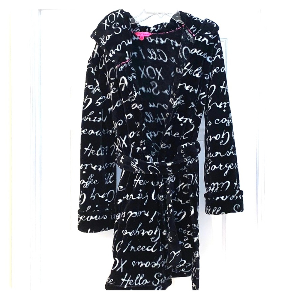 Betsey Johnson Robe 🖤